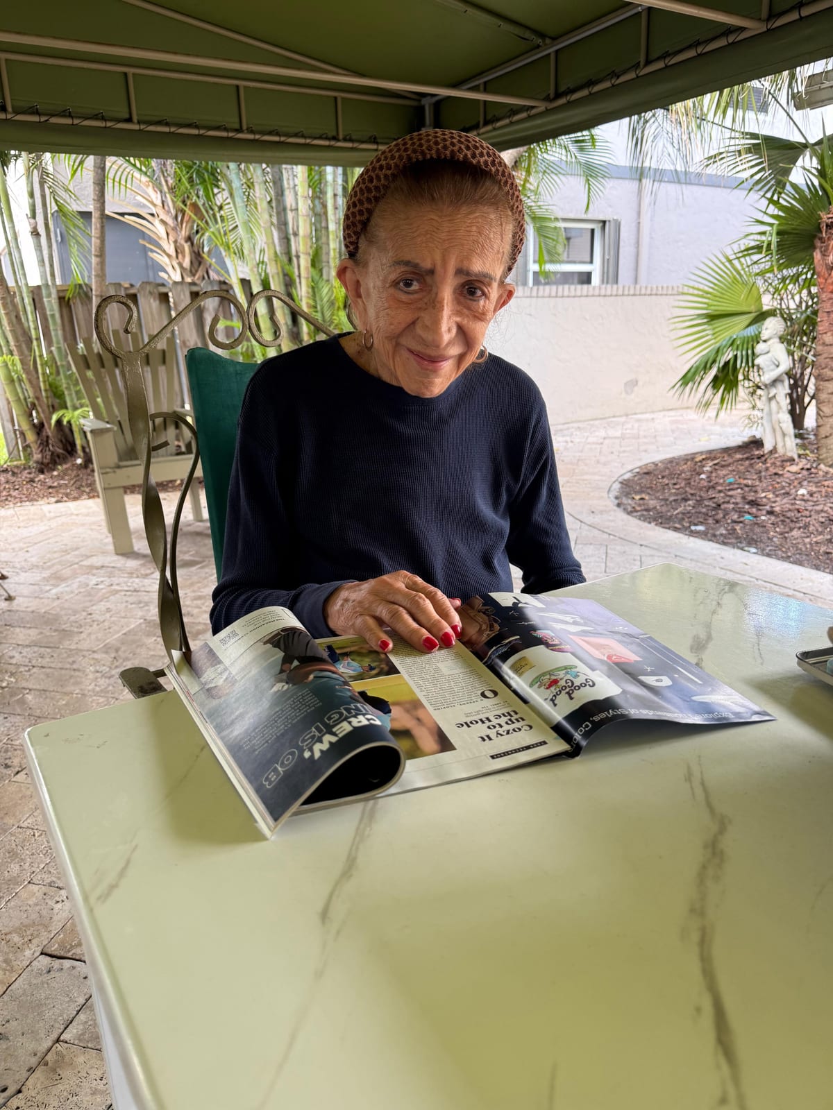 What Services Does Royal Palm Senior Residence Offer?